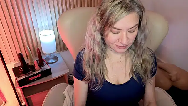 MarianL0ve online show from 10-19-25, 12:41