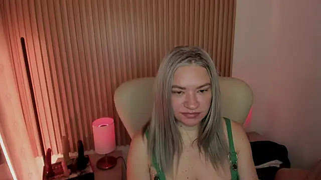 MarianL0ve online show from 03-19-25, 10:44