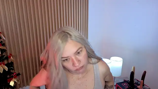 Snapshot of MarianL0ve chatting on 01-06-26, 10:08 MarianL0ve online show from 01-06-26, 10:08