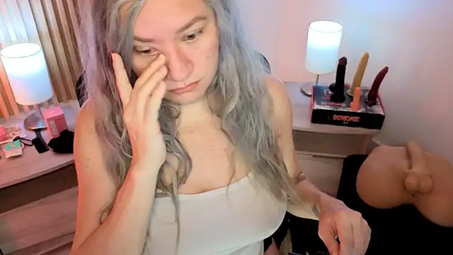 Snapshot of MarianL0ve chatting on 07-18-26, 10:35 MarianL0ve online show from 07-18-26, 10:35