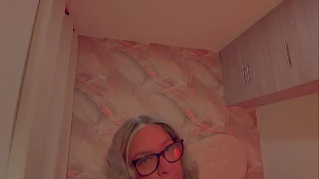 MarianL0ve online show from 09-12-25, 10:37