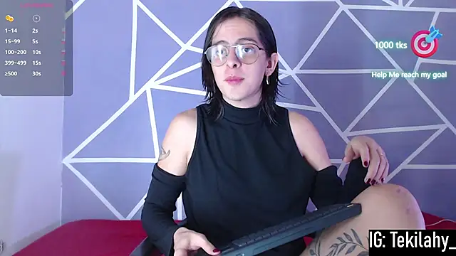 Snapshot of Tekilahorny_ chatting on 01-16-25, 10:10 Tekilahorny online show from 01-16-25, 10:10