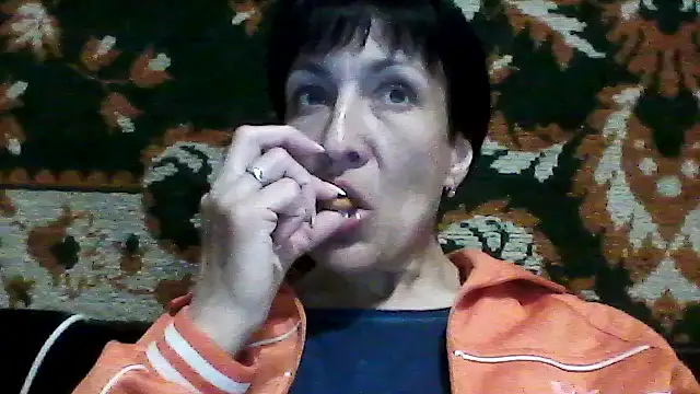 SunnyAmorre online show from 04-26-26, 07:33