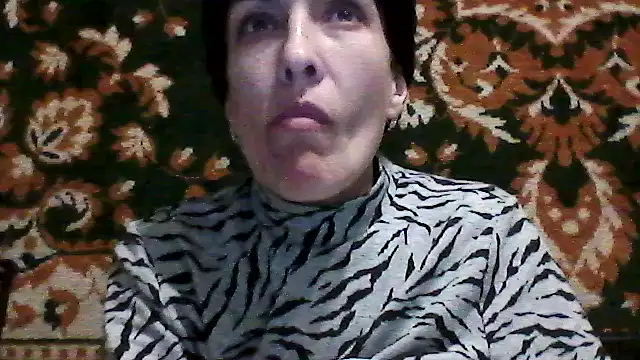 SunnyAmorre online show from 04-28-26, 06:56