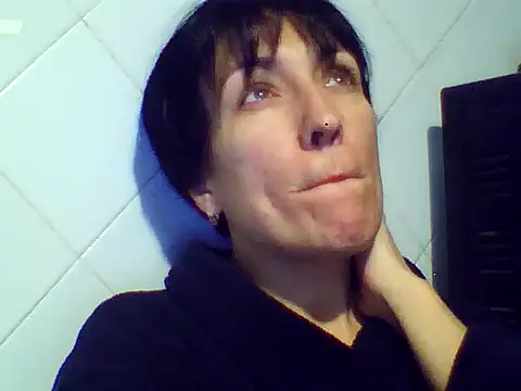 SunnyAmorre online show from 10-20-25, 09:04