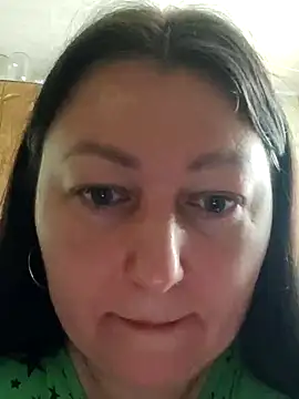 Snapshot of Rini333 chatting on 05-16-26, 09:52 Rini333 online show from 05-16-26, 09:52