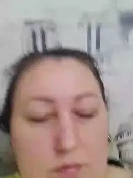 Snapshot of Rini333 chatting on 05-12-26, 10:10 Rini333 online show from 05-12-26, 10:10