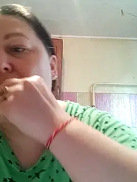 Snapshot of Rini333 chatting on 05-21-26, 10:12 Rini333 online show from 05-21-26, 10:12