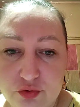 Snapshot of Rini333 chatting on 04-28-26, 01:48 Rini333 online show from 04-28-26, 01:48