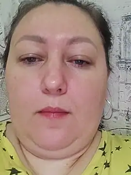 Snapshot of Rini333 chatting on 05-28-26, 10:11 Rini333 online show from 05-28-26, 10:11