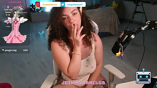 Snapshot of ninapoledance chatting on 04-18-26, 07:58 ninapoledance online show from 04-18-26, 07:58