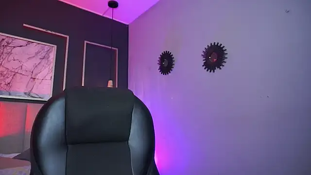 Samantha Brooke online show from 11-17-25, 02:32