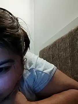 Snapshot of Srishtijain51 chatting on 02-09-25, 04:18 Srishtijain51 online show from 02-09-25, 04:18