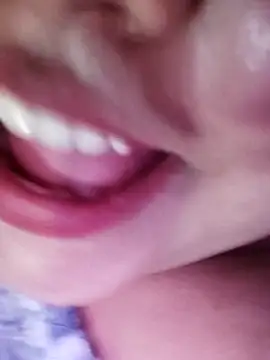 Snapshot of Srishtijain51 chatting on 10-19-25, 08:44 Srishtijain51 online show from 10-19-25, 08:44