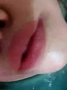 Snapshot of Srishtijain51 chatting on 10-19-25, 08:39 Srishtijain51 online show from 10-19-25, 08:39