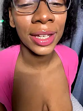 Snapshot of EatSweetMolly chatting on 11-23-25, 05:06 EatSweetMolly online show from 11-23-25, 05:06