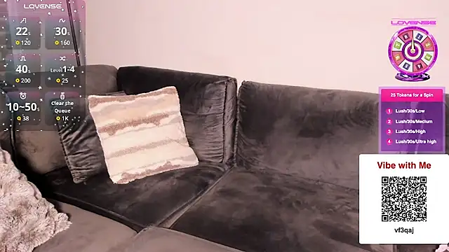 EatSweetMolly online show from 03-15-26, 05:25