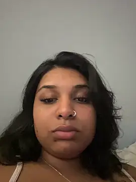 layla amin online show from 05-17-26, 08:20