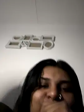 Snapshot of layla_amin chatting on 09-10-25, 10:42 layla amin online show from 09-10-25, 10:42