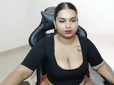 Snapshot of layla_amin chatting on 02-02-25, 04:00 layla amin online show from 02-02-25, 04:00