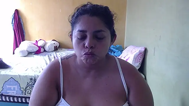 Snapshot of yulieth_bbw chatting on 10-04-25, 02:51 yulieth bbw online show from 10-04-25, 02:51