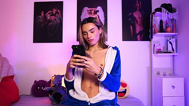 Snapshot of Mikey_Morningstar chatting on 01-28-25, 06:39 Mikey Morningstar online show from 01-28-25, 06:39