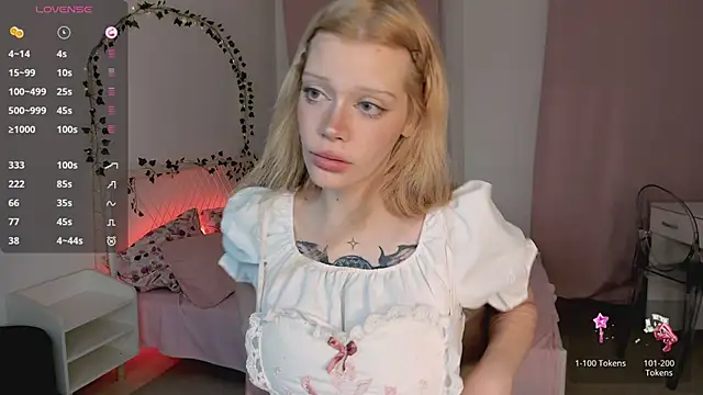 Snapshot of boobsybootie chatting on 07-05-26, 08:59 boobsybootie online show from 07-05-26, 08:59