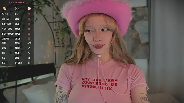 Snapshot of boobsybootie chatting on 06-23-26, 08:29 boobsybootie online show from 06-23-26, 08:29
