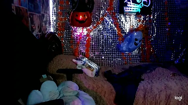 JINX 26 online show from 10-31-25, 01:02