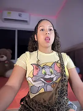 Snapshot of Shara_dreams chatting on 03-03-25, 11:24 Shara dreams online show from 03-03-25, 11:24