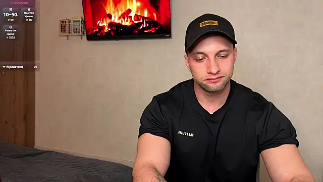 Snapshot of michaelbradleu chatting on 05-14-26, 07:55 michaelbradleu online show from 05-14-26, 07:55