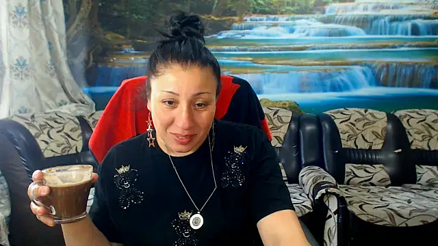 Snapshot of MoistMady chatting on 05-20-26, 10:34 MoistMady online show from 05-20-26, 10:34