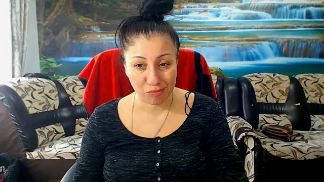 Snapshot of MoistMady chatting on 03-20-26, 06:25 MoistMady online show from 03-20-26, 06:25