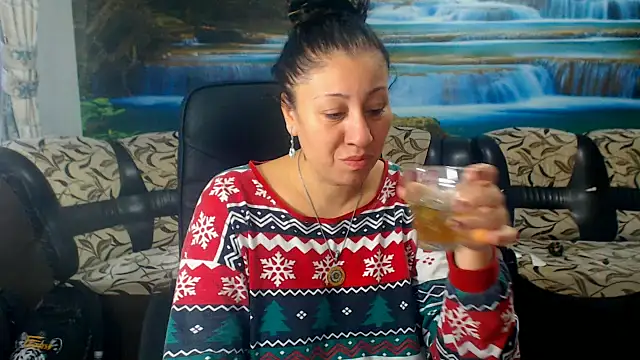 MoistMady online show from 10-04-25, 04:36