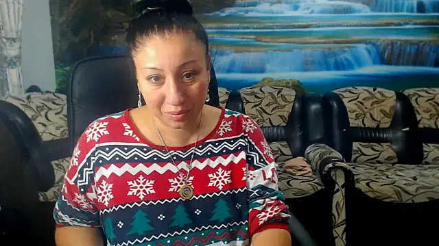 MoistMady online show from 10-01-25, 03:22