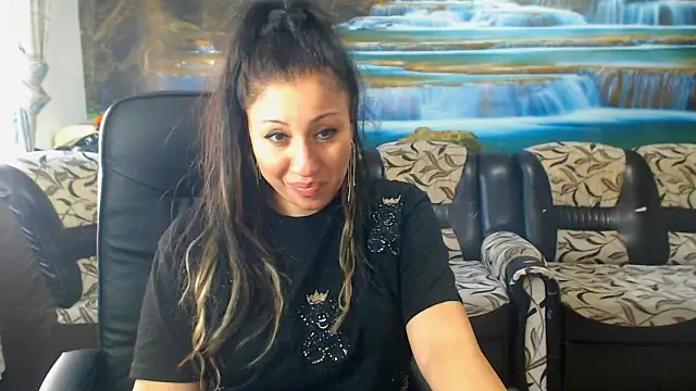 MoistMady online show from 11-03-25, 01:47