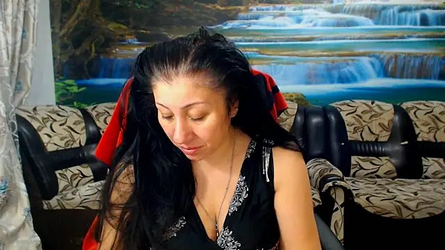 Snapshot of MoistMady chatting on 04-05-26, 01:45 MoistMady online show from 04-05-26, 01:45
