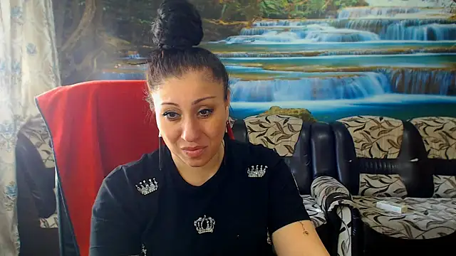 Snapshot of MoistMady chatting on 04-15-26, 12:10 MoistMady online show from 04-15-26, 12:10