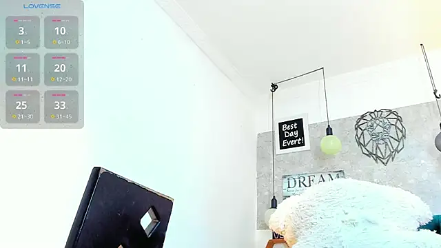 Rebeca xs online show from 10-25-25, 08:35