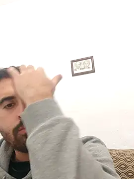 Snapshot of Antonio123499 chatting on 12-18-25, 12:05 Antonio123499 online show from 12-18-25, 12:05