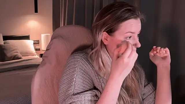 elinanortas online show from 11-29-25, 02:44