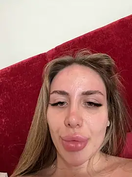 Snapshot of AshleySinn chatting on 02-25-25, 02:04 AshleySinn online show from 02-25-25, 02:04