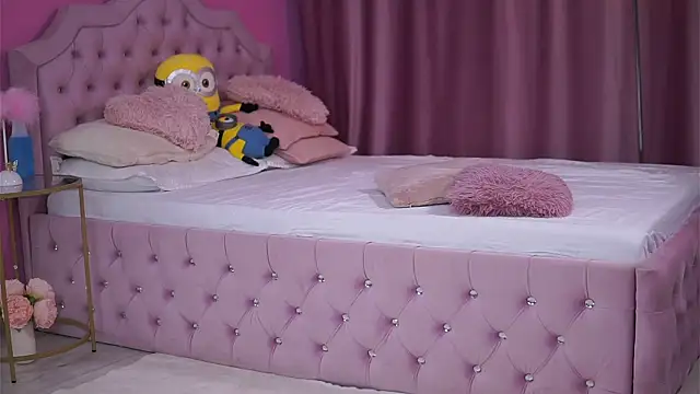 Snapshot of AshleySinn chatting on 10-12-25, 03:46 AshleySinn online show from 10-12-25, 03:46