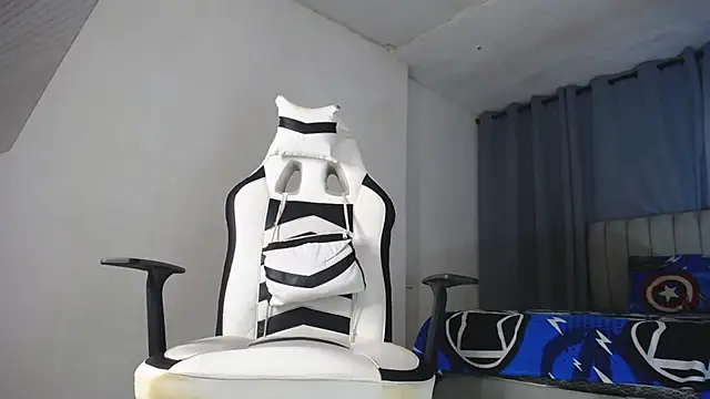 DavidAngell7 online show from 09-21-25, 04:17