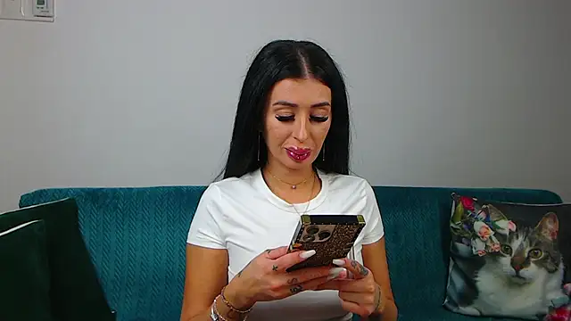 SaraDaisy online show from 10-28-25, 05:45