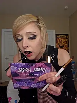 AmethystFoxx online show from 04-18-26, 07:40