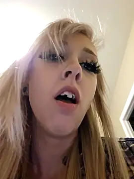 AmethystFoxx online show from 11-16-25, 10:35