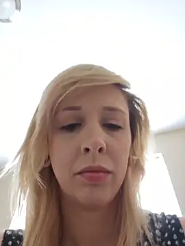 AmethystFoxx online show from 06-10-26, 06:09