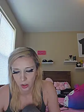 AmethystFoxx online show from 05-28-26, 05:30