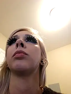 AmethystFoxx online show from 11-20-25, 10:42